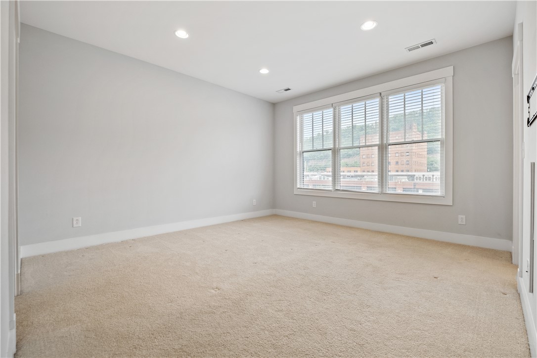 1726 WATERFRONT PLACE