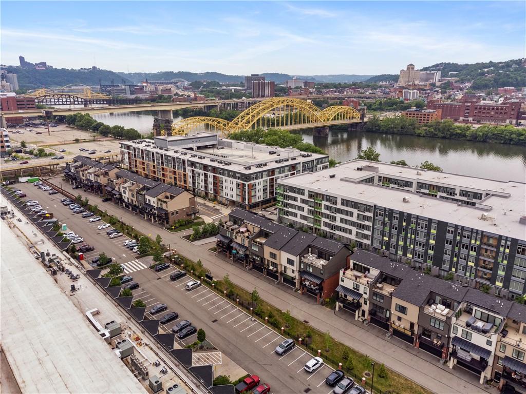 1726 WATERFRONT PLACE
