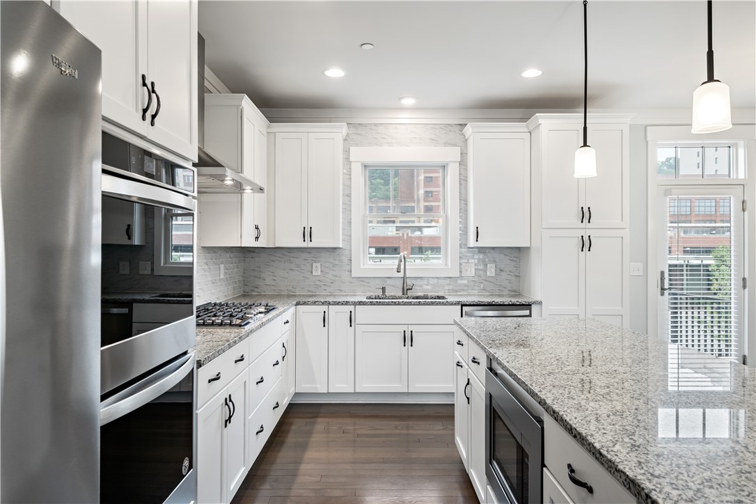 1726 WATERFRONT PLACE