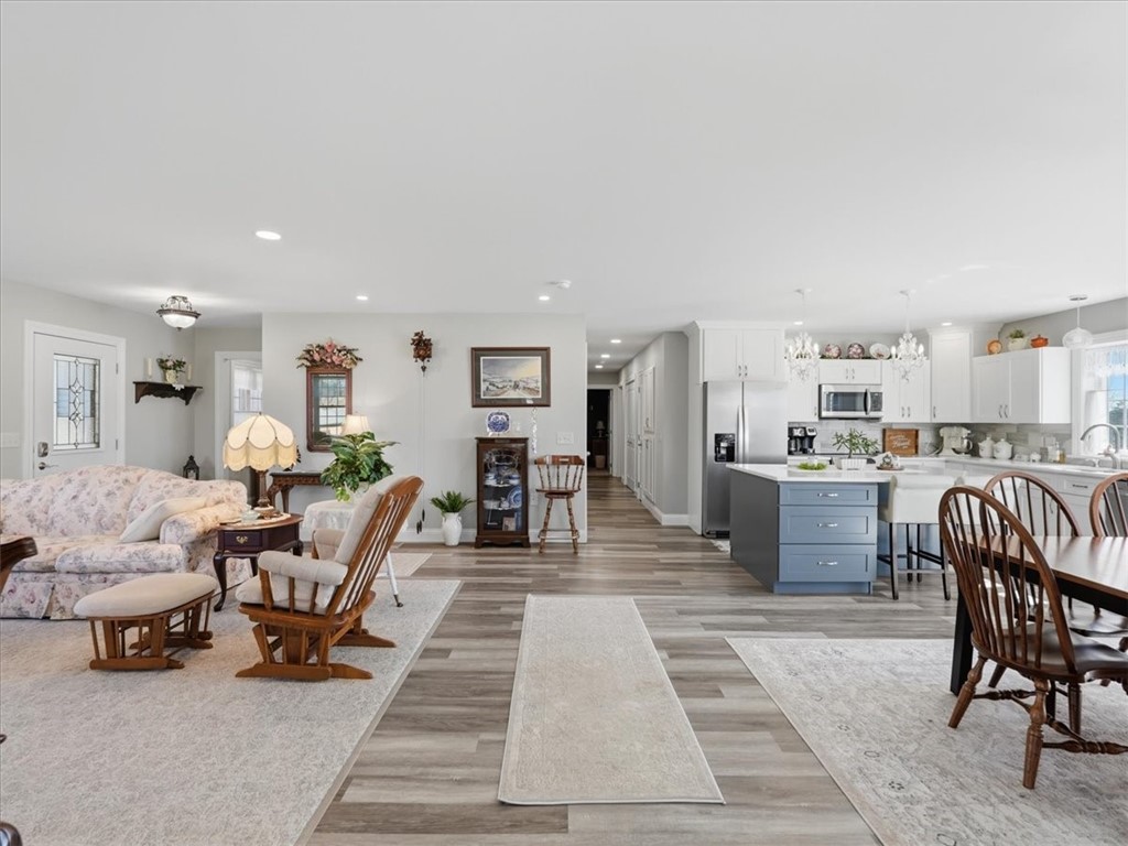 2 STONEGATE DRIVE