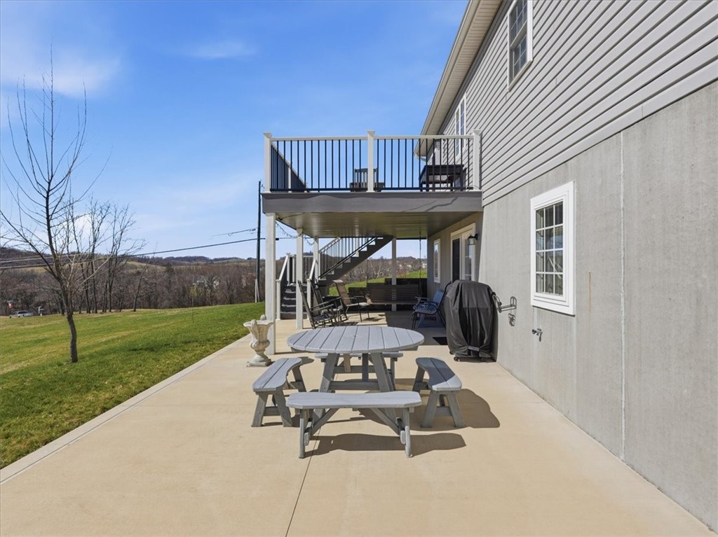 2 STONEGATE DRIVE