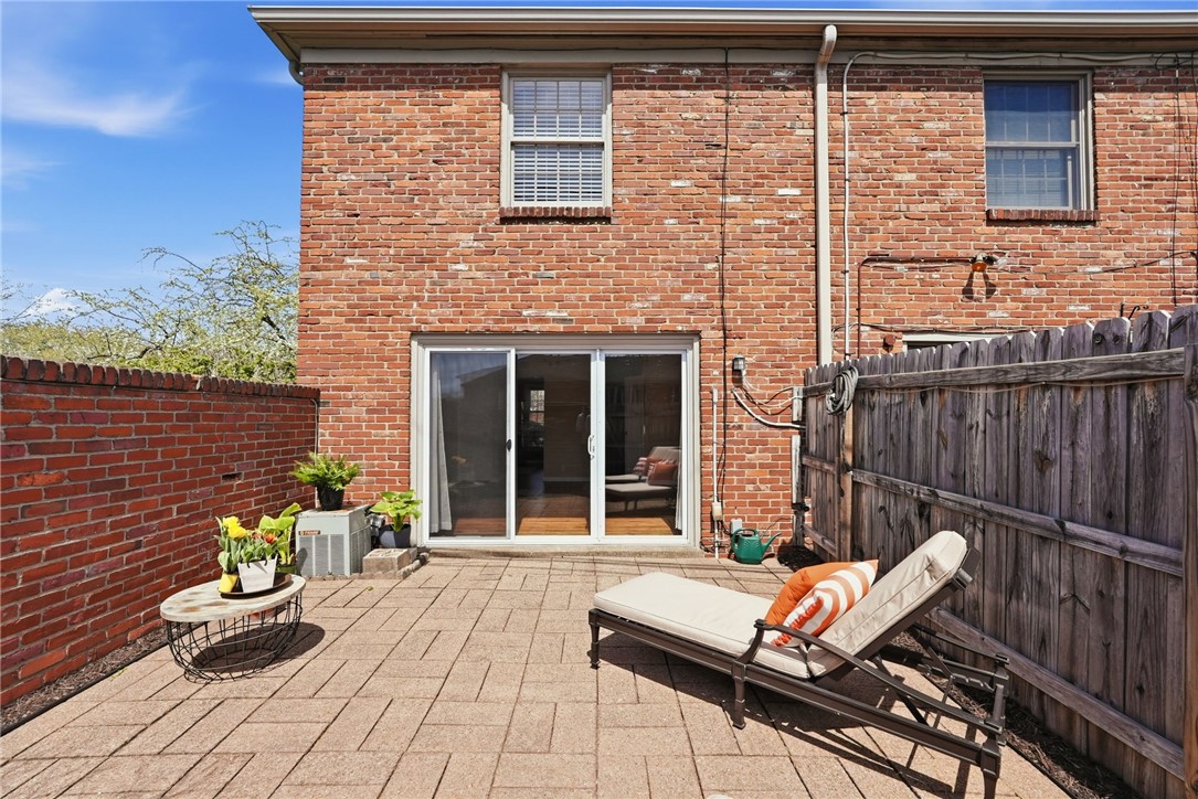 100 Jamestown Court