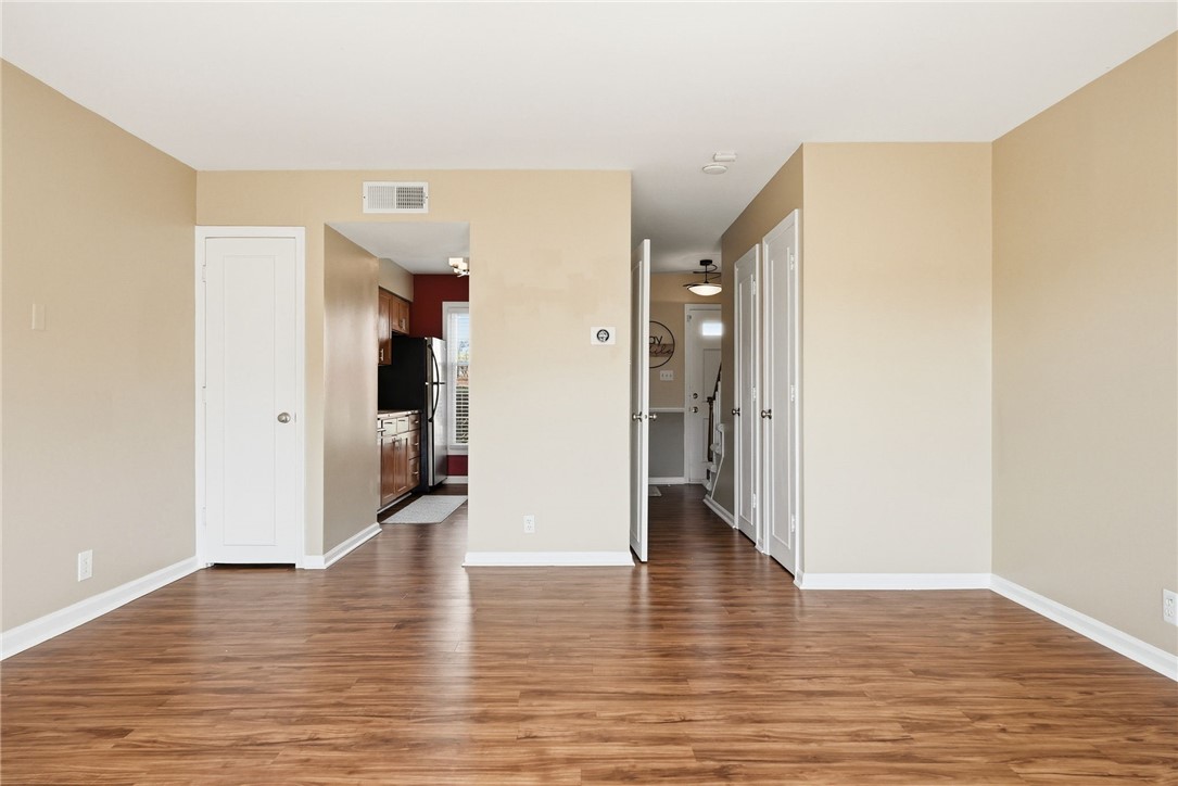 100 Jamestown Court