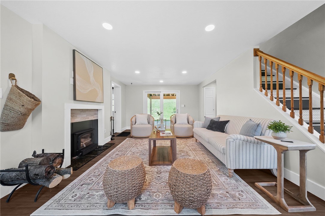 5669 Valleyview Dr