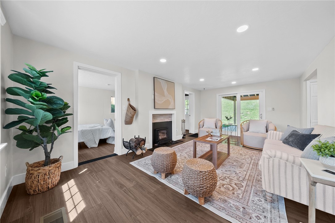 5669 Valleyview Dr