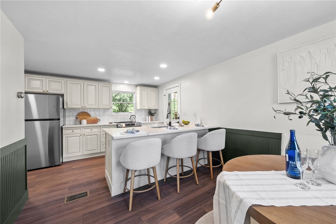 5669 Valleyview Dr