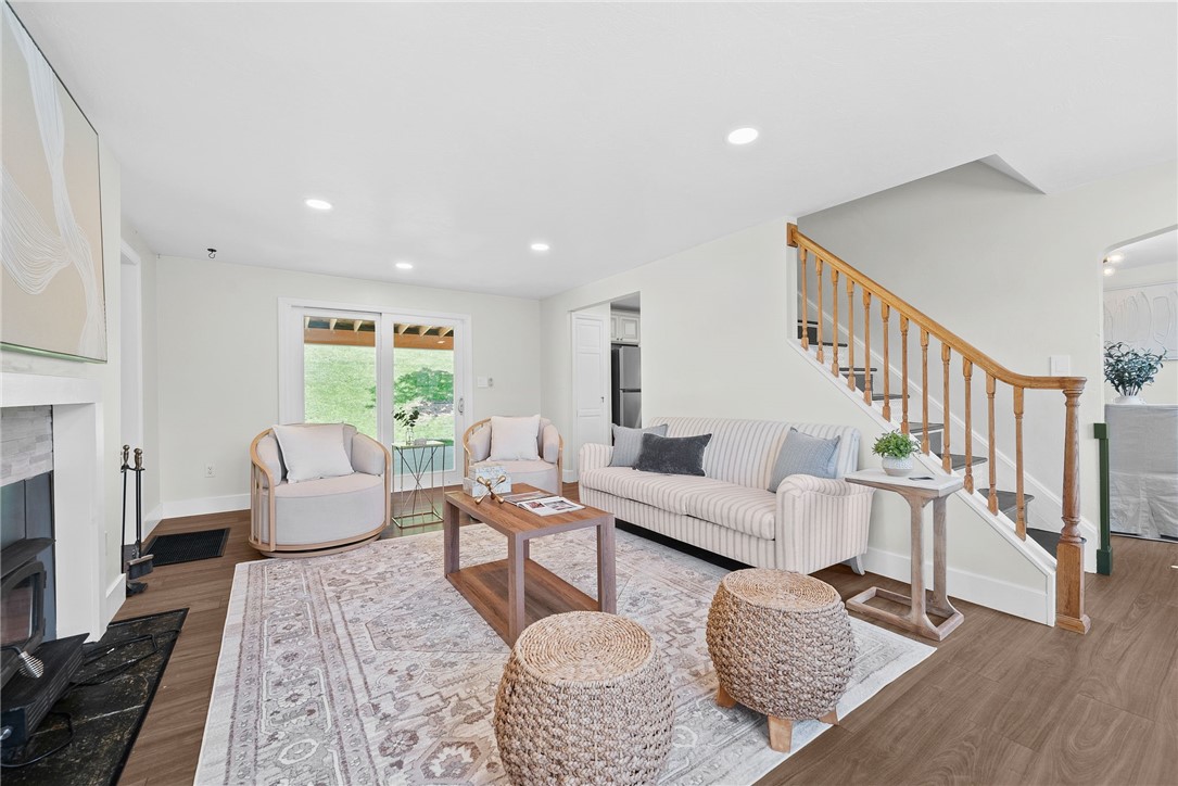 5669 Valleyview Dr