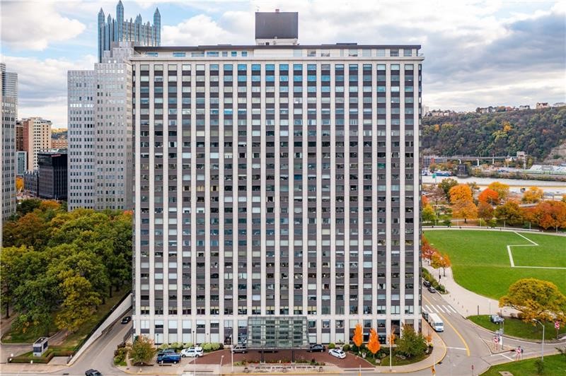 320 Fort Duquesne Blvd 4G