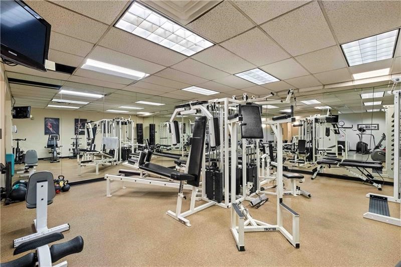 320 Fort Duquesne Blvd 4G