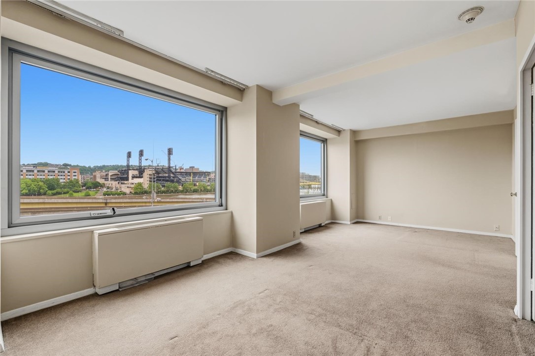 320 Fort Duquesne Blvd 4G