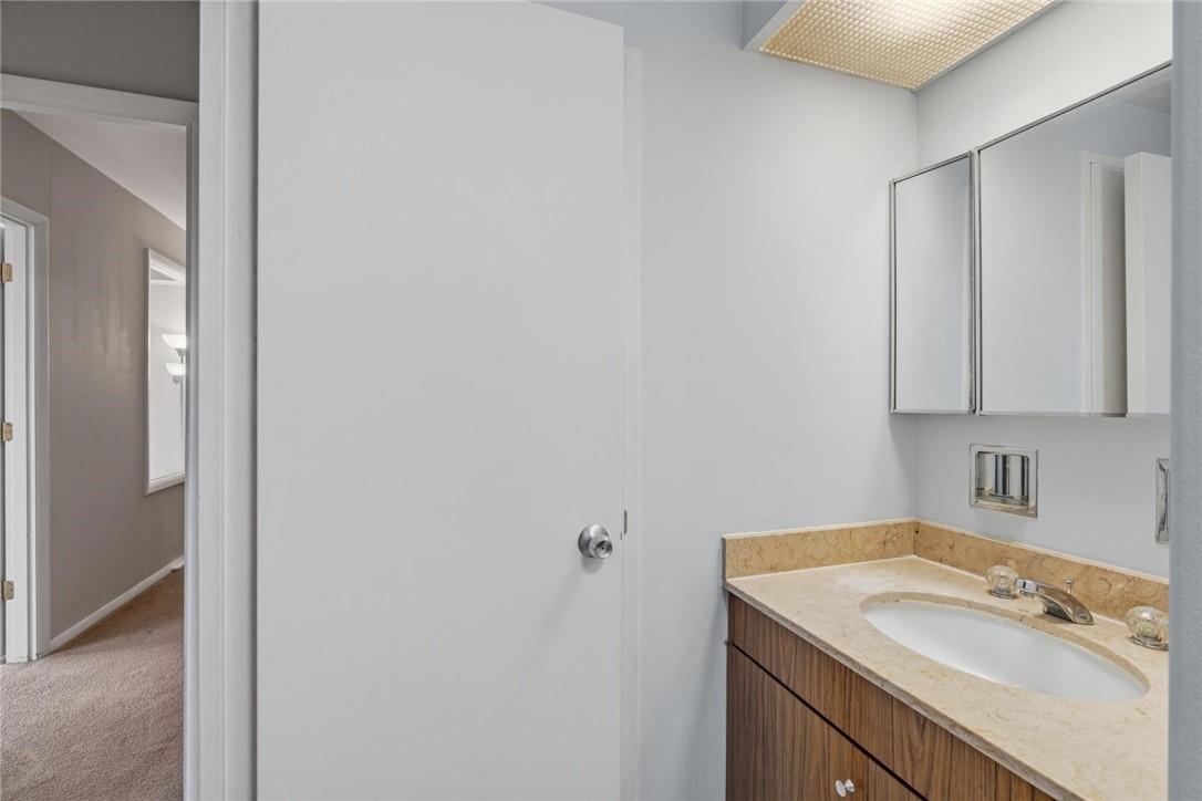 320 Fort Duquesne Blvd 4G