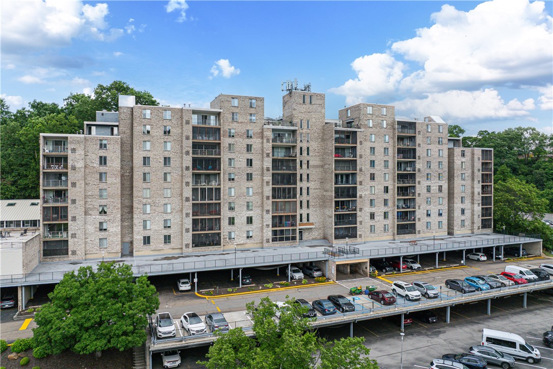 2120 Greentree 408E