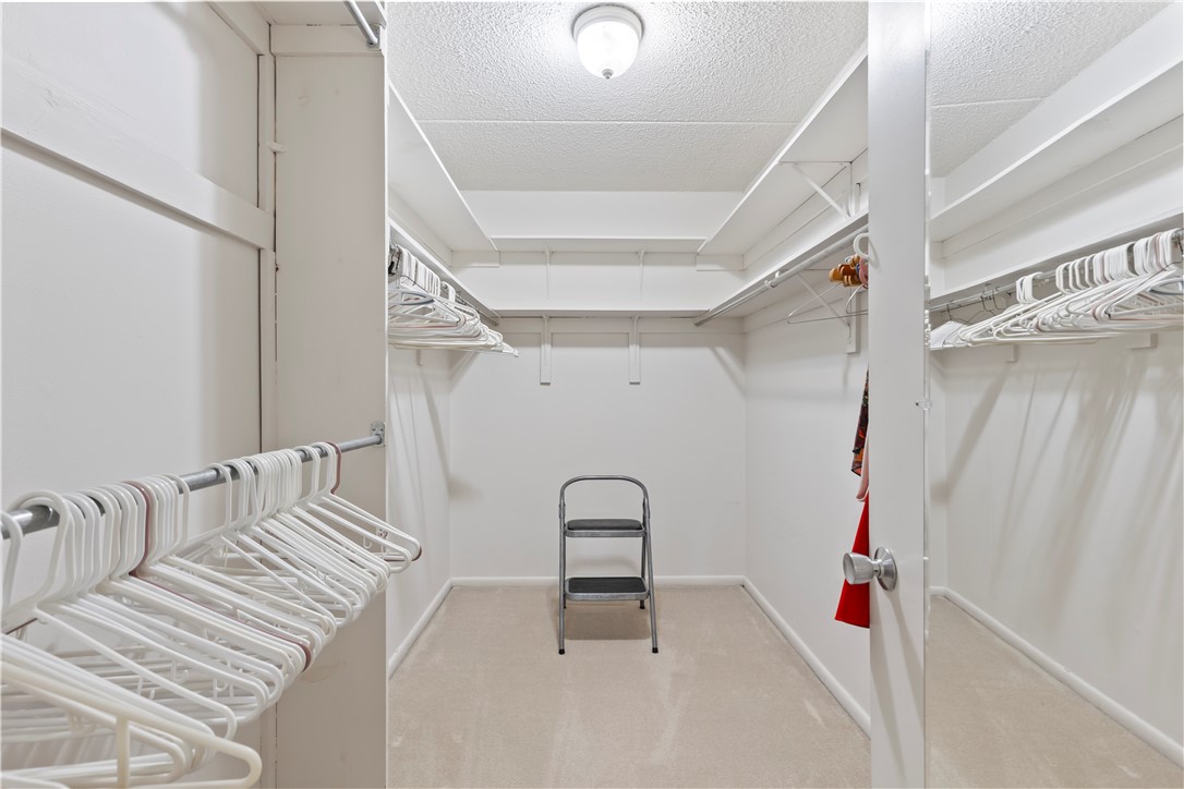 2120 Greentree 408E