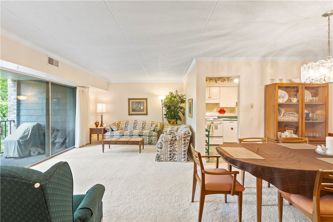 2120 Greentree 408E