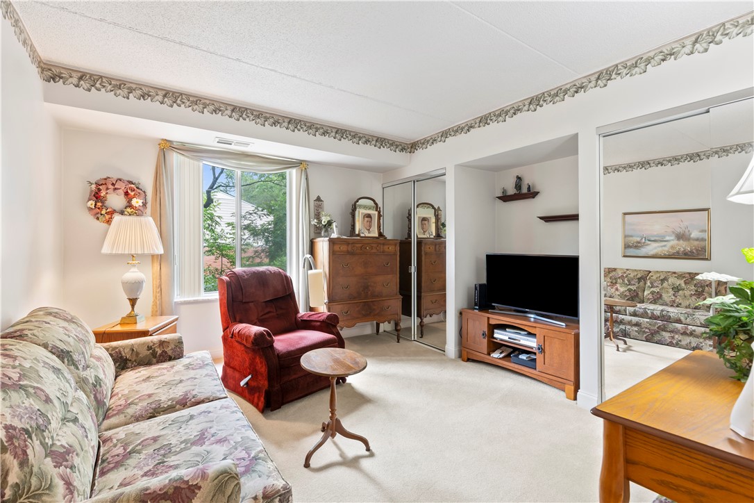 2120 Greentree 408E