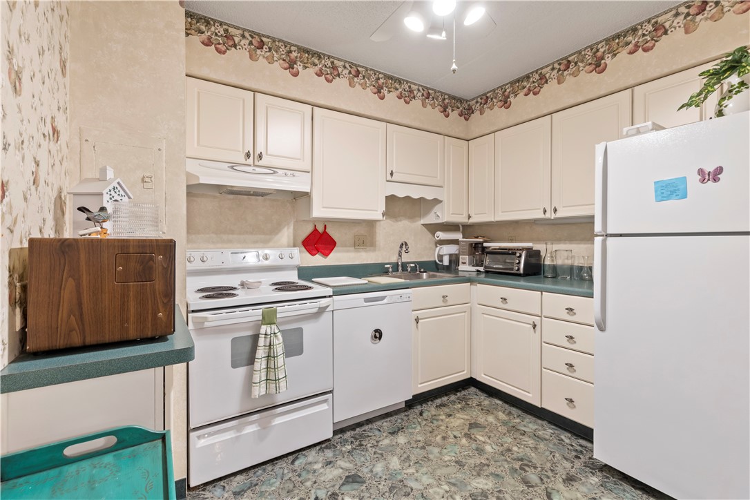 2120 Greentree 408E