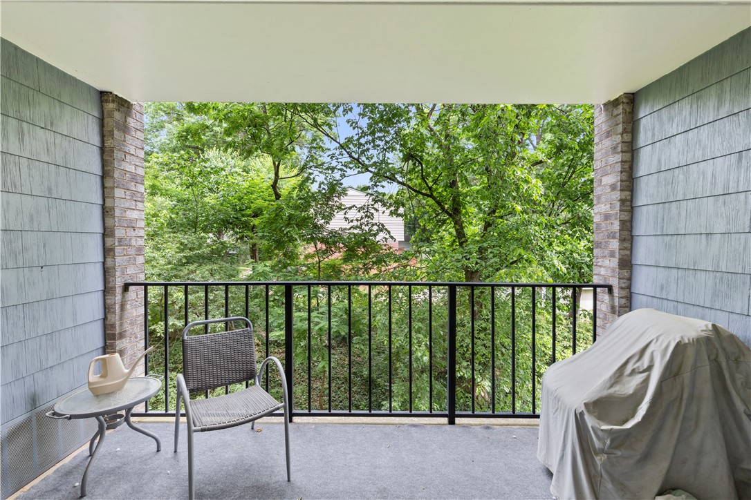 2120 Greentree 408E