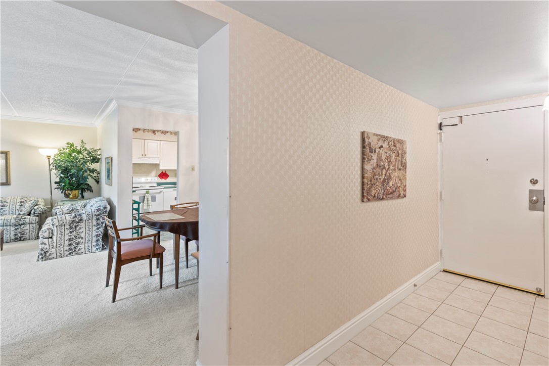 2120 Greentree 408E