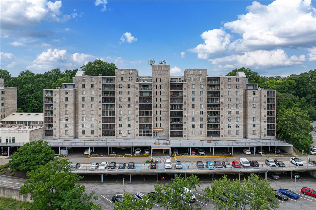 2120 Greentree 408E