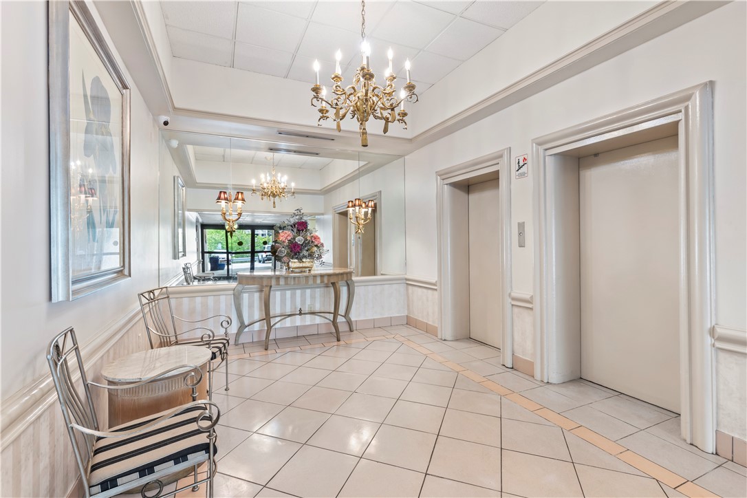 2120 Greentree 408E