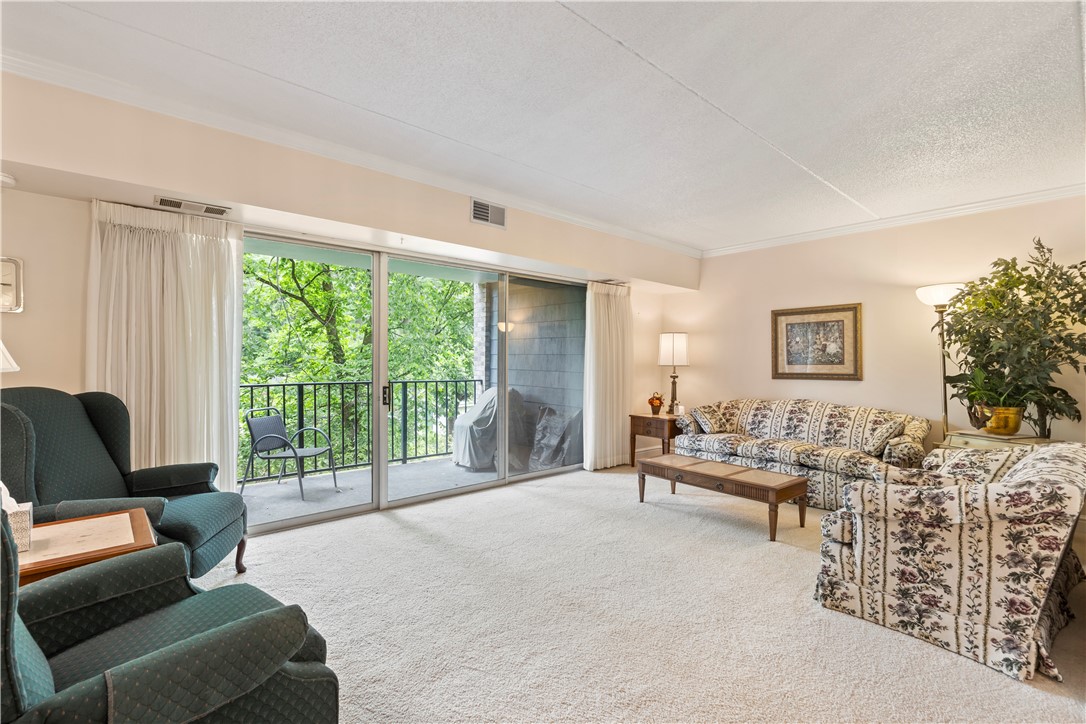 2120 Greentree 408E