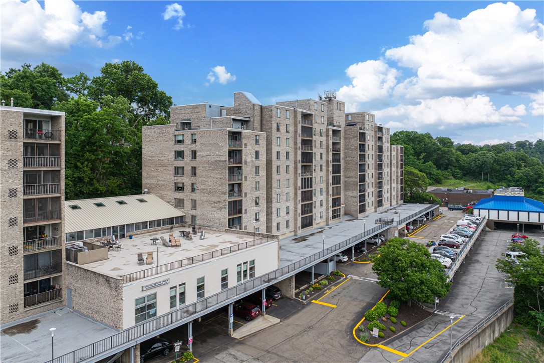 2120 Greentree 408E