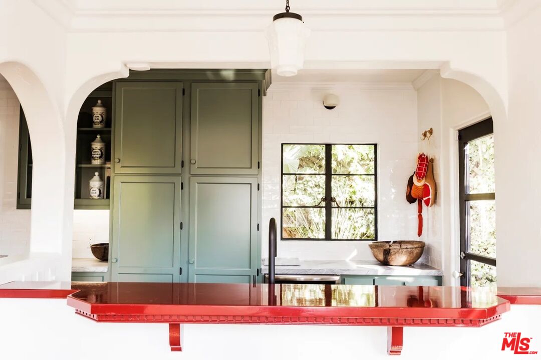 6545 Cahuenga Ter