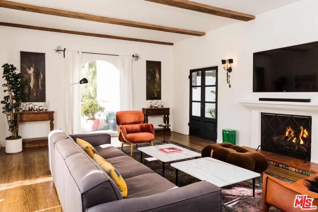 6545 Cahuenga Ter