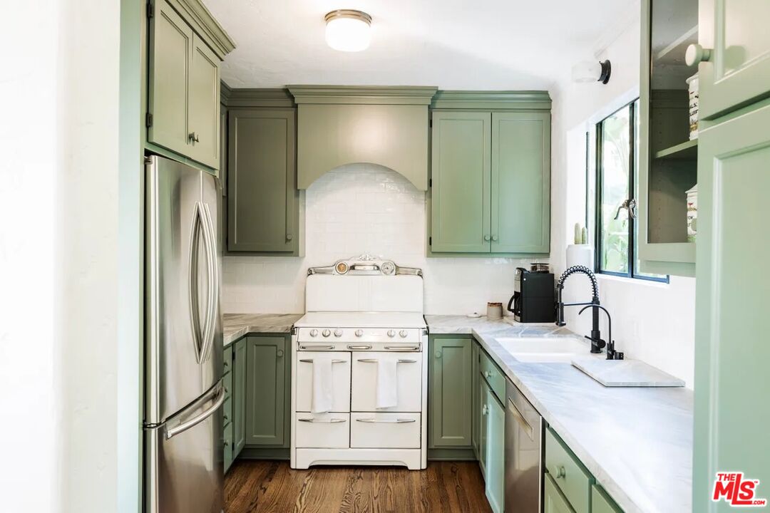 6545 Cahuenga Ter