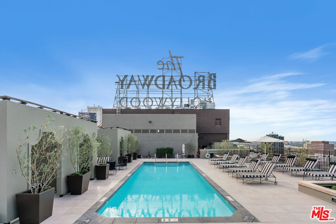 1645 Vine St Unit: 501