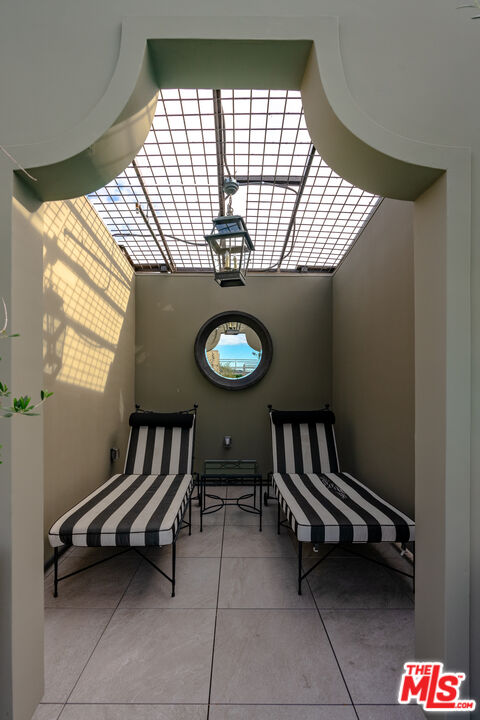 1645 Vine St Unit: 501