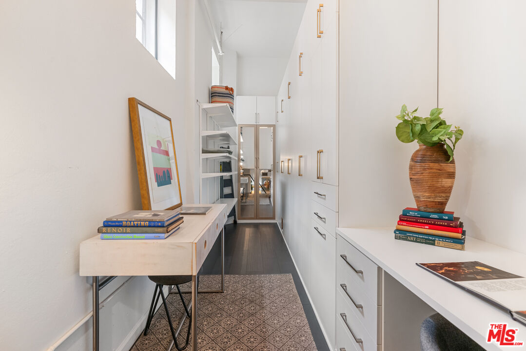 1645 Vine St Unit: 501