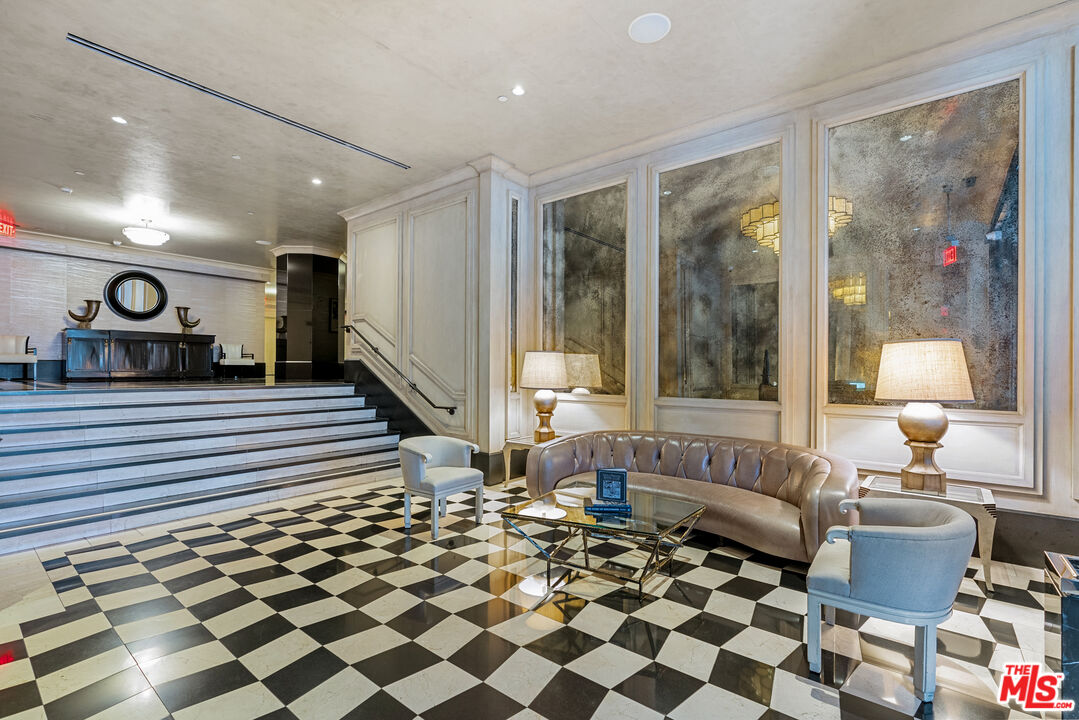 1645 Vine St Unit: 501