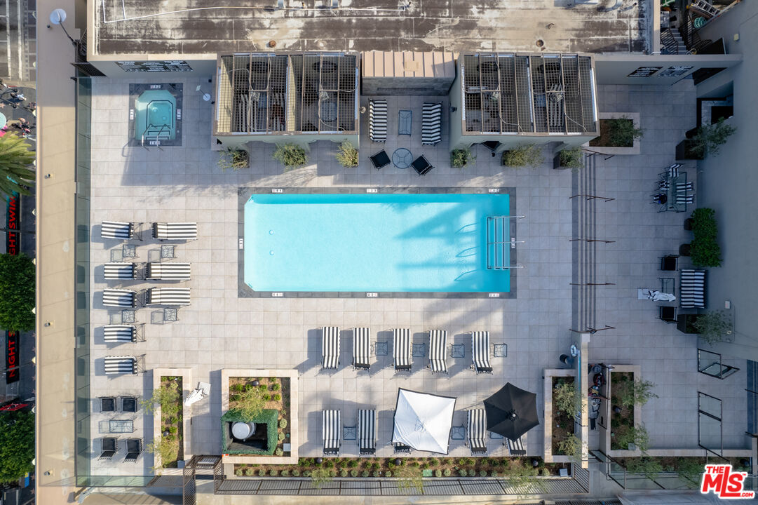 1645 Vine St Unit: 501
