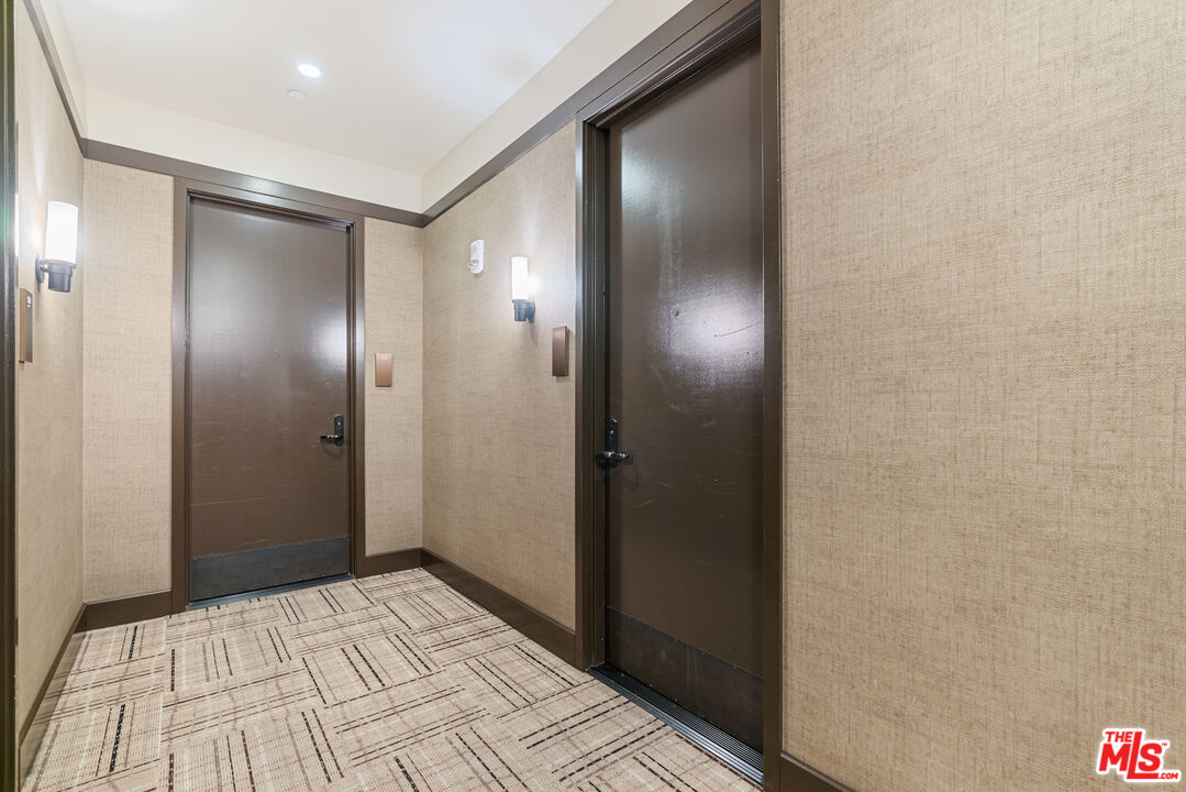 1645 Vine St Unit: 501
