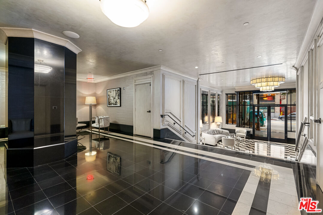 1645 Vine St Unit: 501
