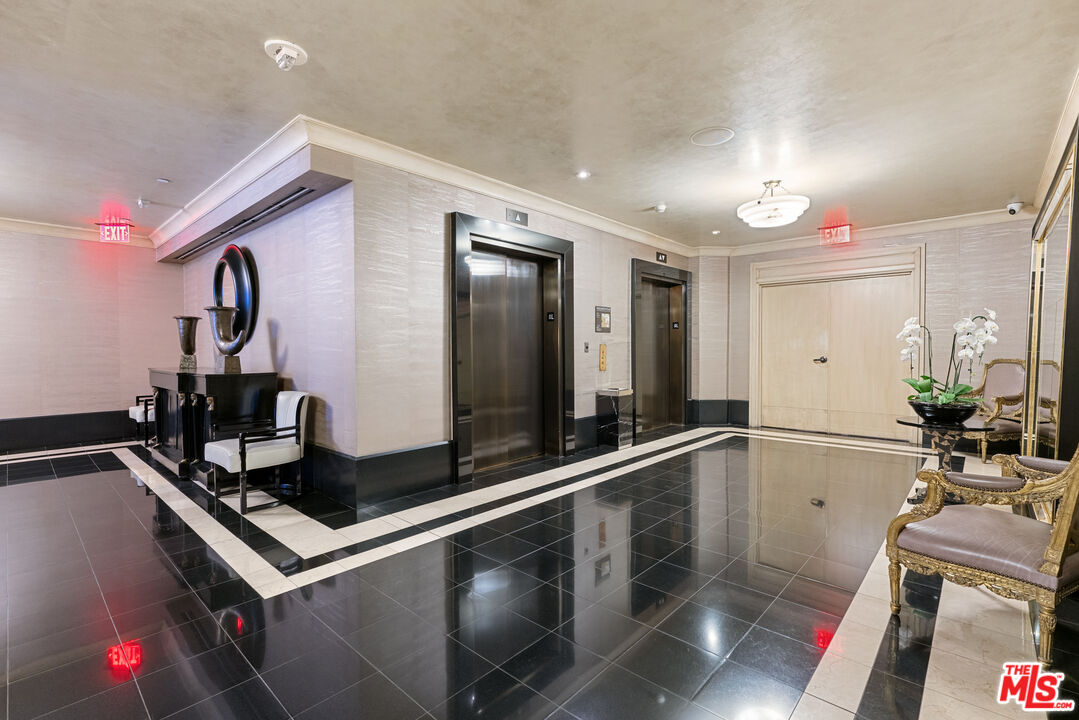 1645 Vine St Unit: 501