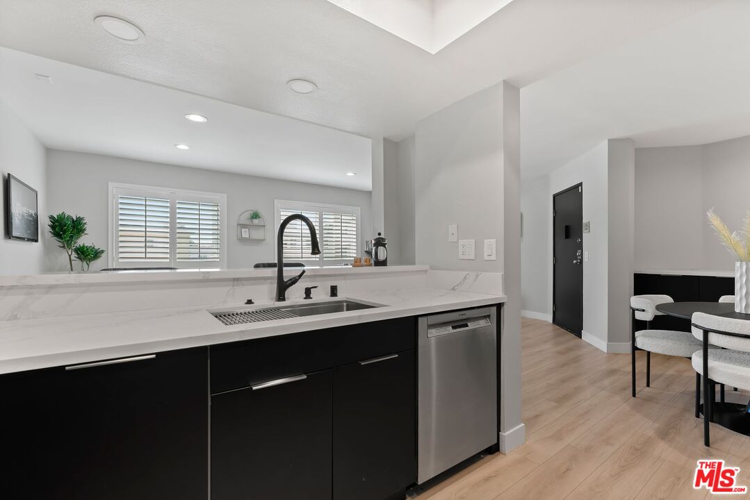 1260 Armacost Ave Unit: 105