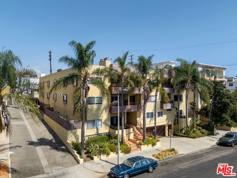 1260 Armacost Ave Unit: 105