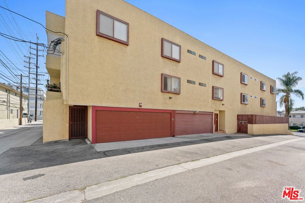 1260 Armacost Avenue 105