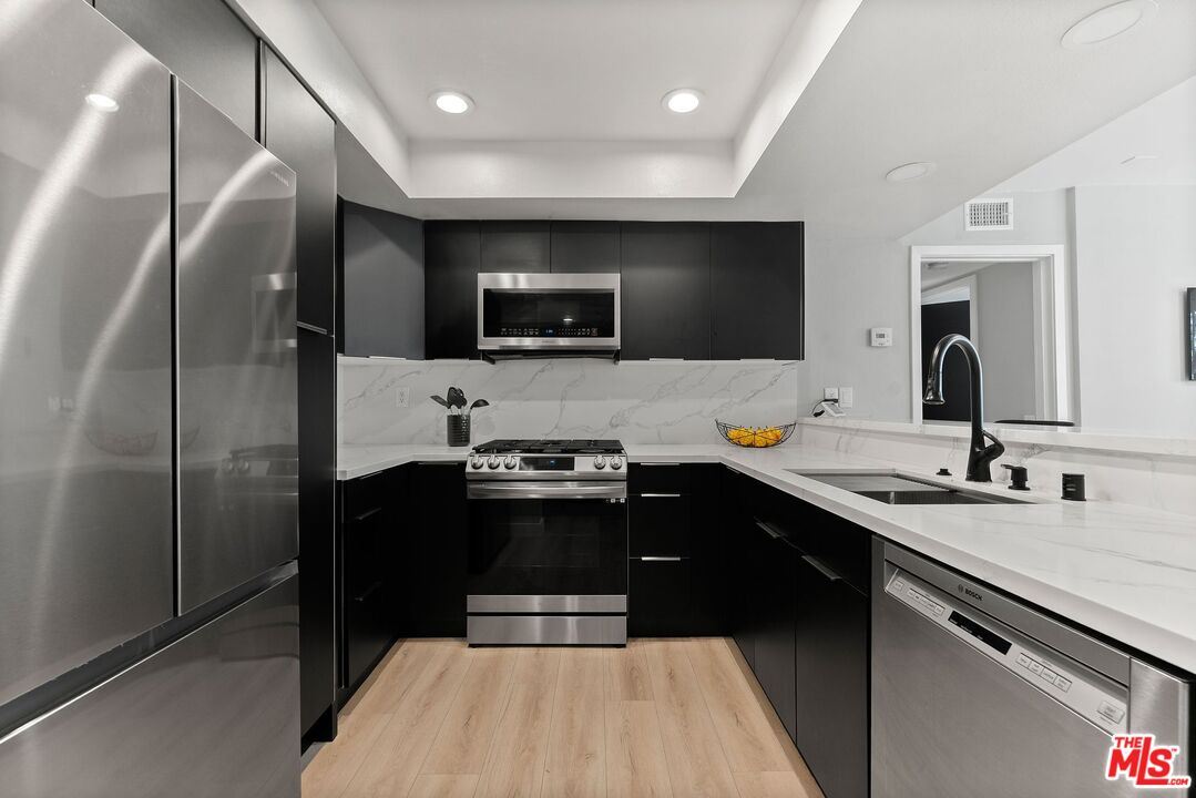 1260 Armacost Ave Unit: 105