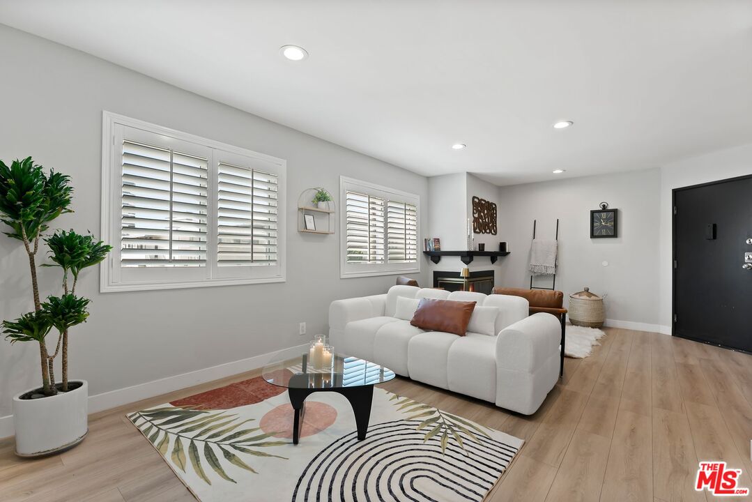 1260 Armacost Ave Unit: 105