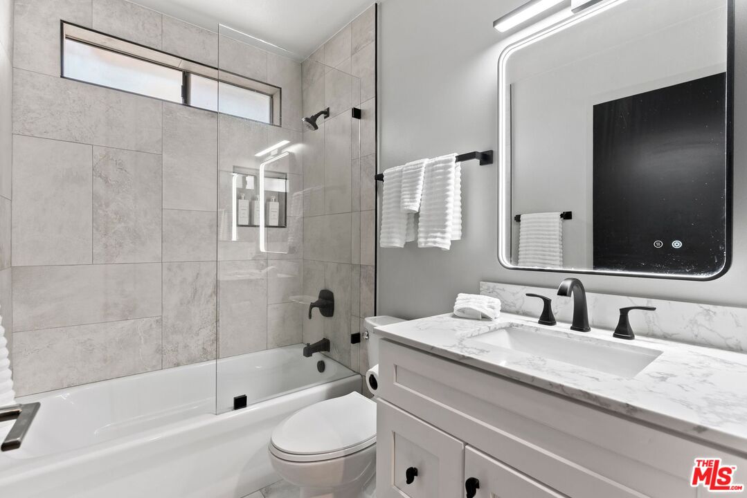 1260 Armacost Ave Unit: 105