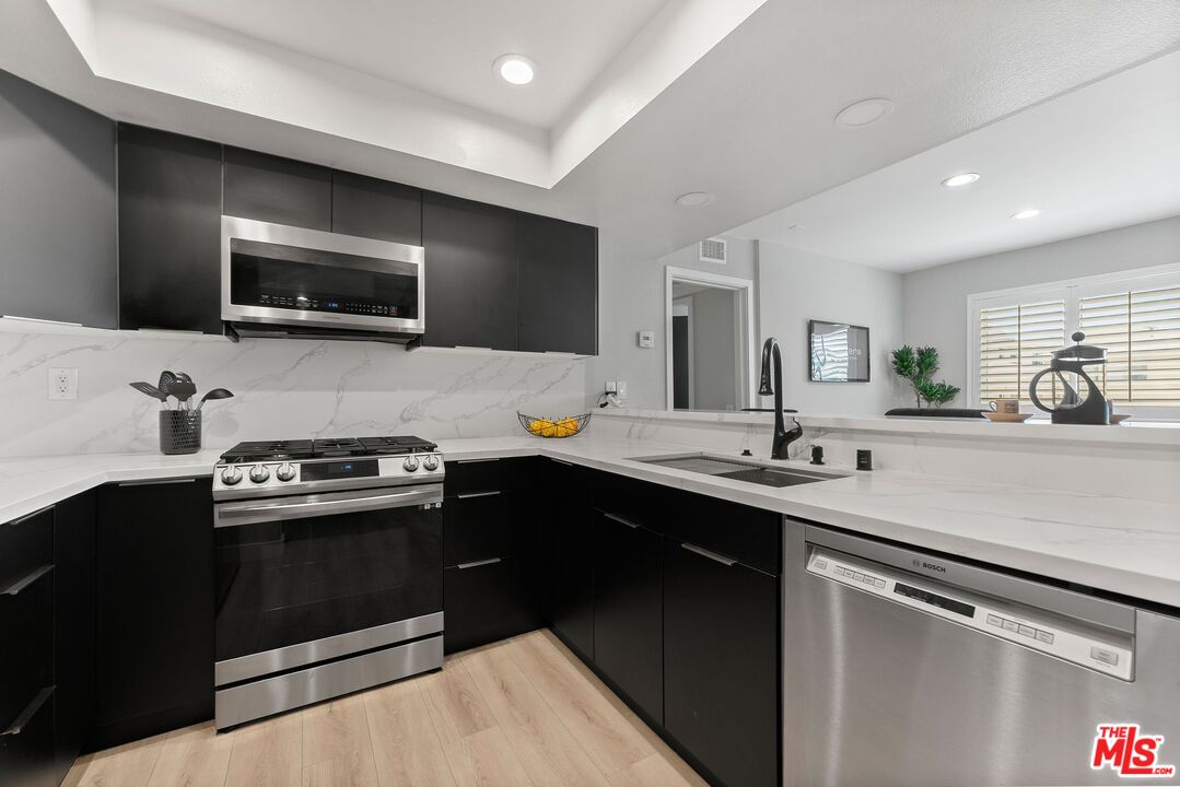 1260 Armacost Ave Unit: 105