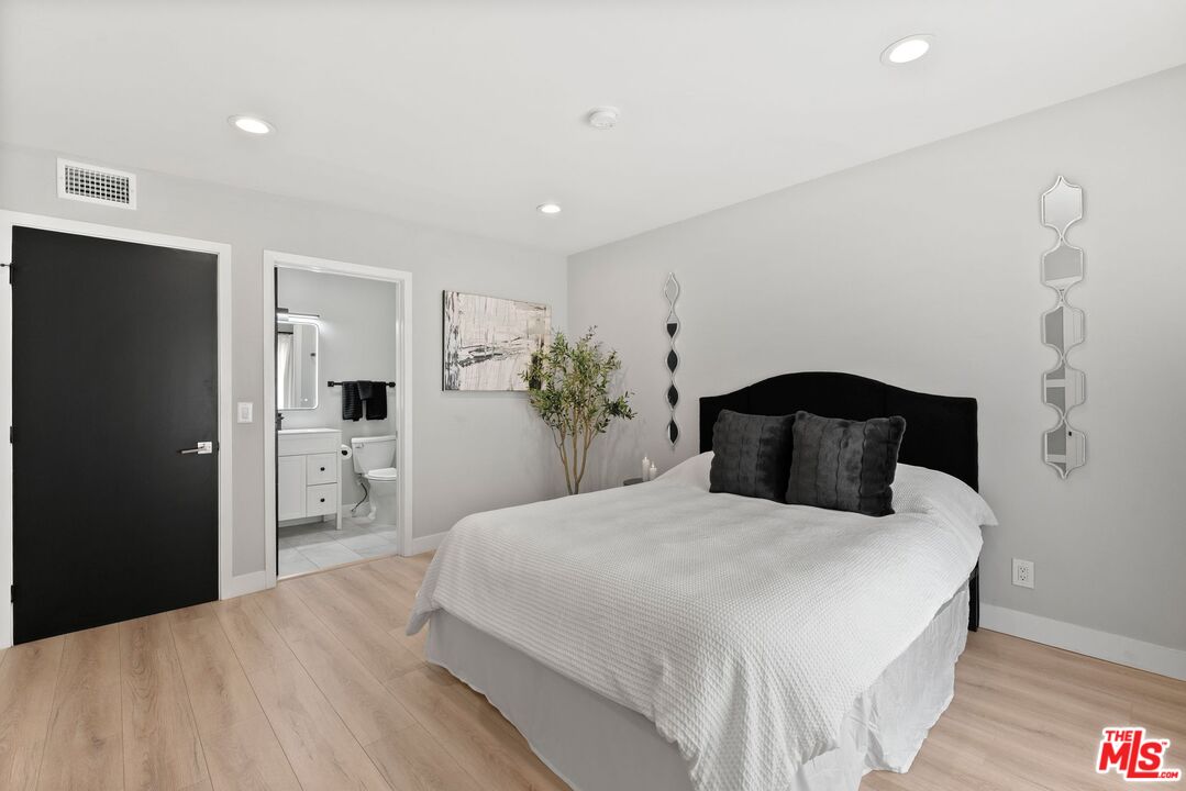 1260 Armacost Ave Unit: 105
