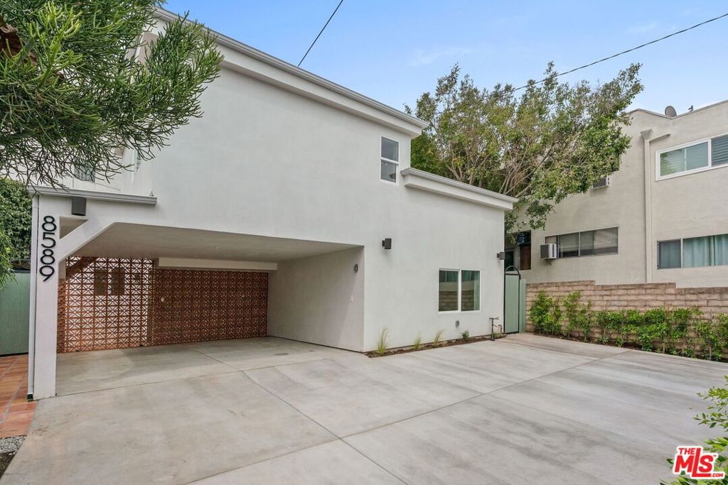 8589 Rugby Drive