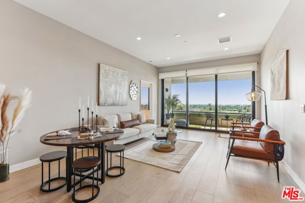 388 Cordova Street 609