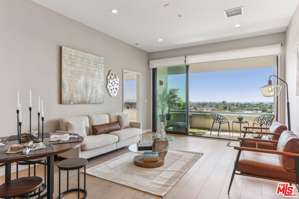 388 Cordova Street 609