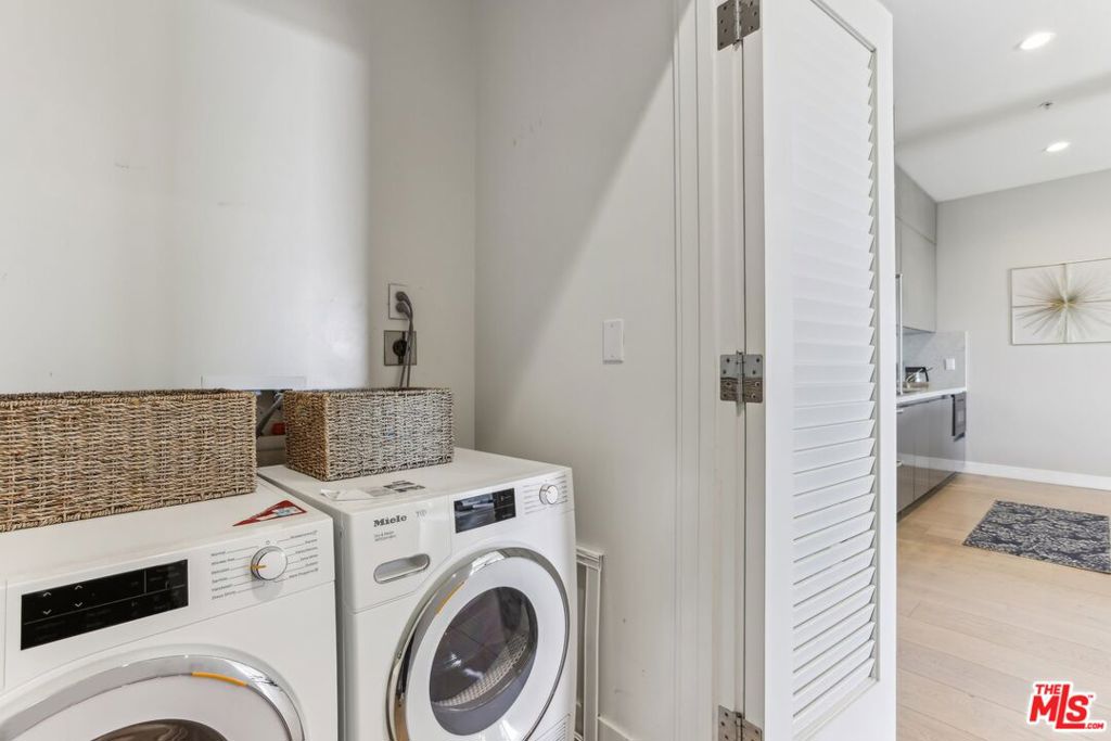 388 Cordova Street 609