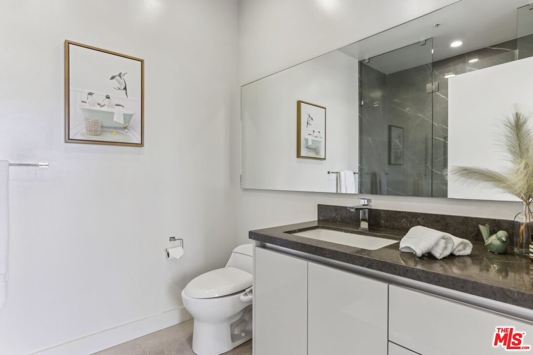 388 Cordova St Unit: 609